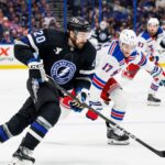 Lightning win 6-2 over struggling Rangers